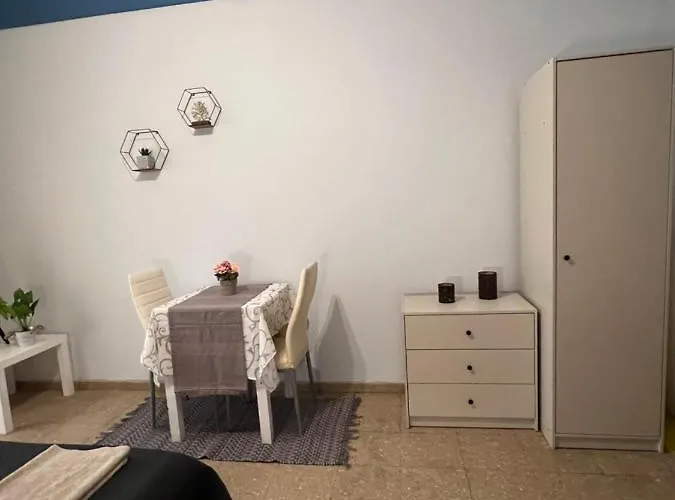 Past Or Tail בית אירוח *