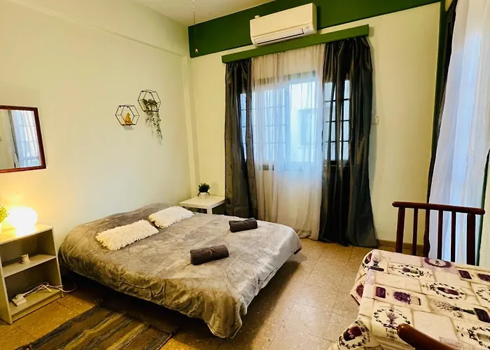 Past Or Tail Larnaka