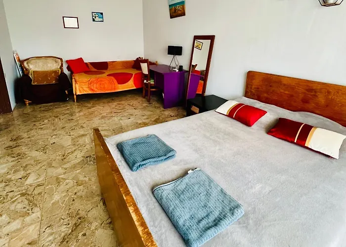 Past Or Tail Larnaka