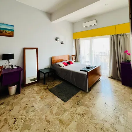 Past Or Tail בית אירוח *